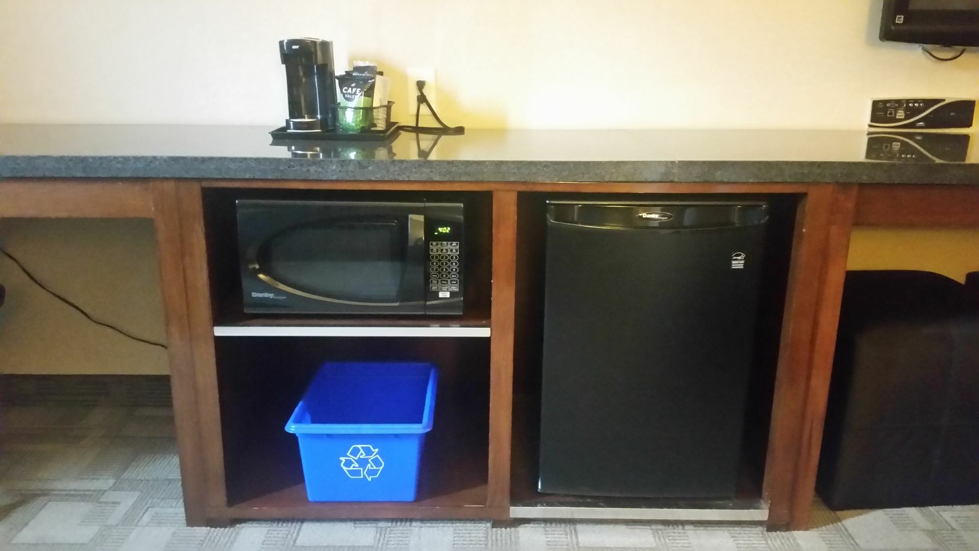 Hotel Days By Wyndham Airport West 2*